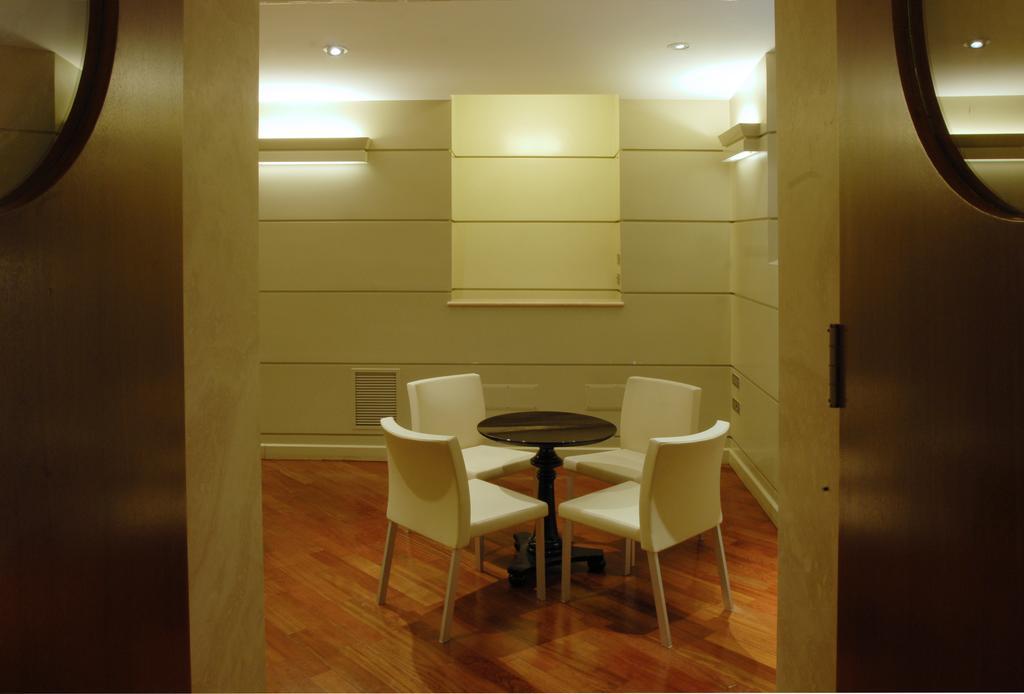 Hotel Lancelot Roma Esterno foto