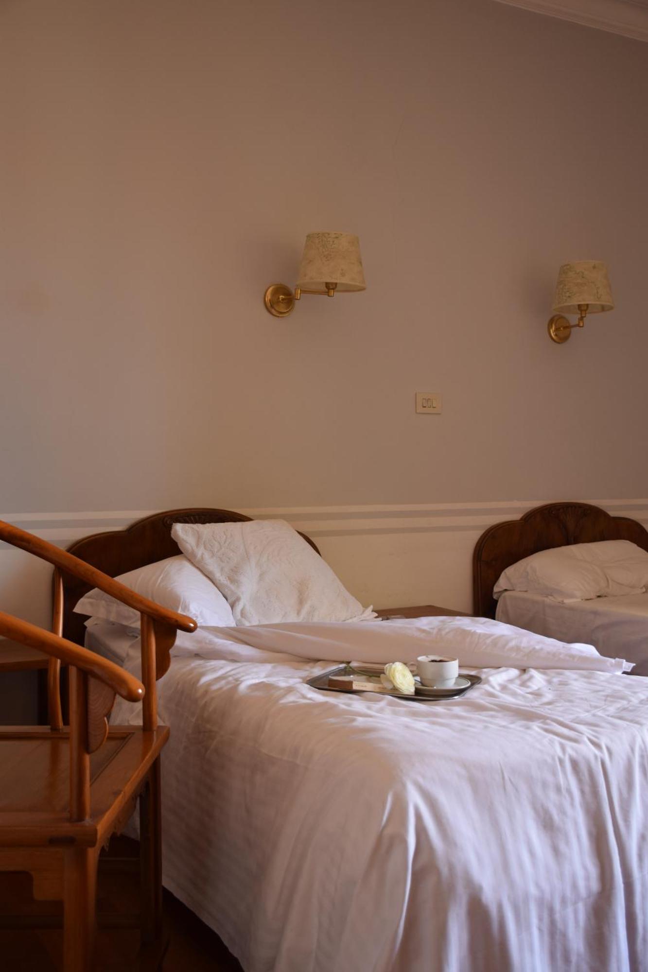 Hotel Lancelot Roma Esterno foto
