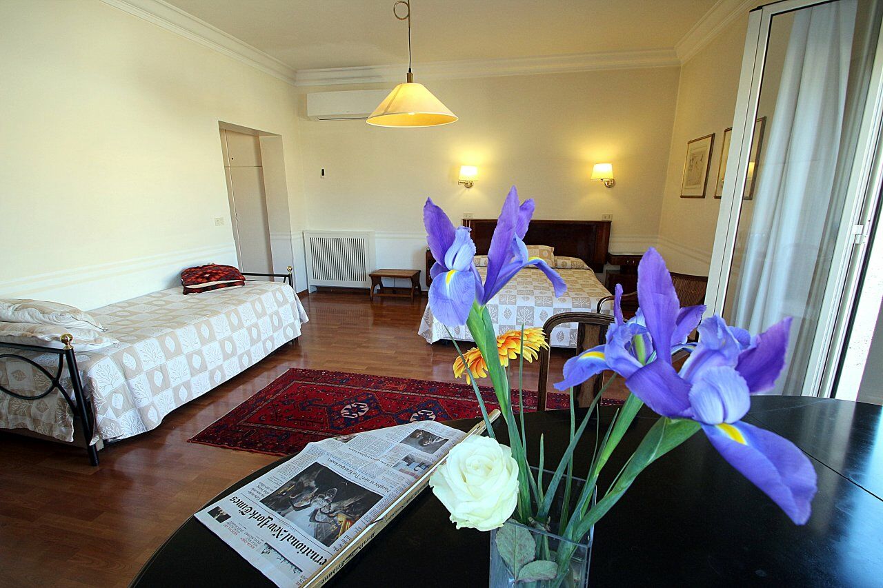 Hotel Lancelot Roma Esterno foto